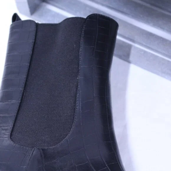 Lulu's Black Textured Ankle Booties - Picture 4 of 9